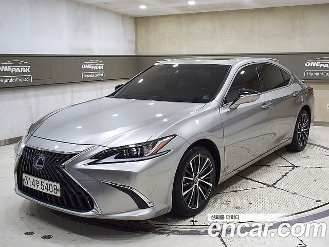 Lexus ES 300h 7-го поколения Luxury - фото 0