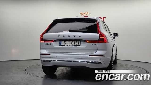 Volvo XC60 2-го поколения B5 Inscription - фото 3
