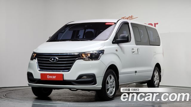 Hyundai Starex New 4WD Urban 9-Seater Premium - фото 0