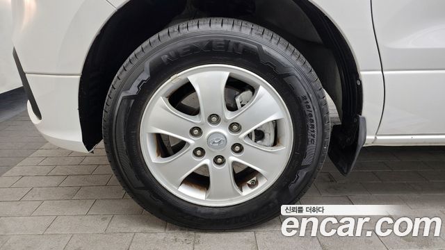 Hyundai Starex New 4WD Urban 9-Seater Premium - фото 4