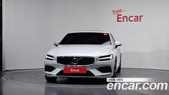 Volvo S60 3-го поколения T5 Inscroption - фото 2