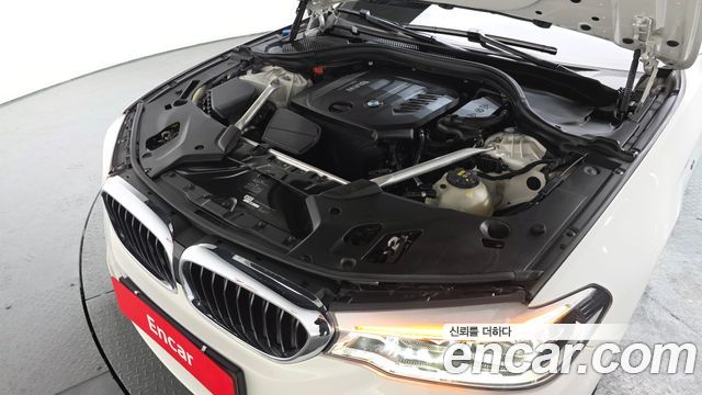 BMW 5 Series G30 520d M Sport package - фото 4