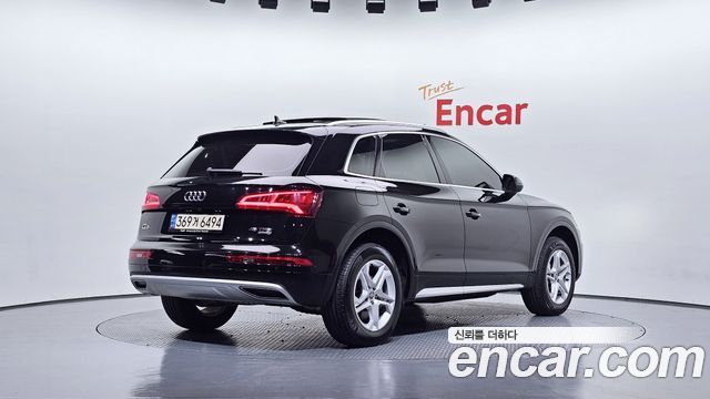 Audi Q5 FY 45 TFSI Quattro - фото 1