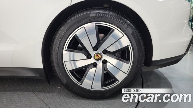 Porsche Taycan Base - фото 4