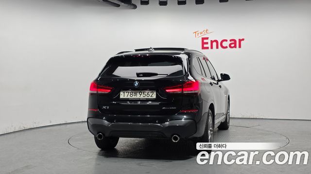 BMW X1 F48 xDrive 20i M Sport - фото 3