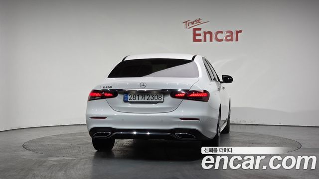 Mercedes-Benz E-Class W213 E250 AMG Line - фото 3