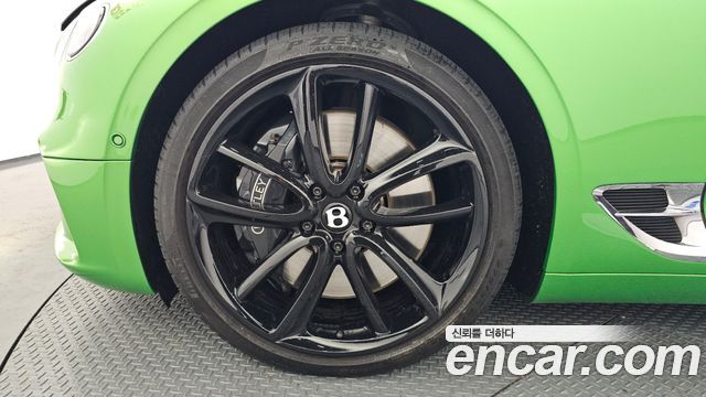 Bentley Continental GT 4.0 GT - фото 4