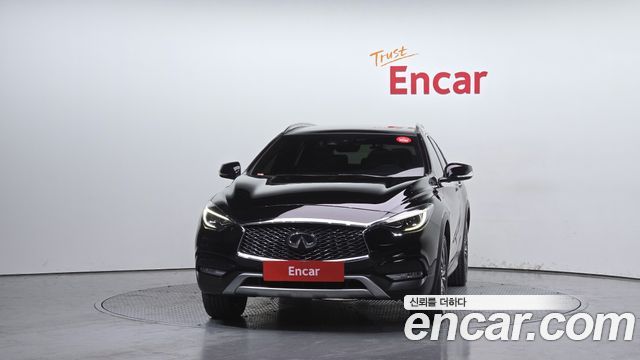 Infiniti QX30 2.0 Essential AWD - фото 2