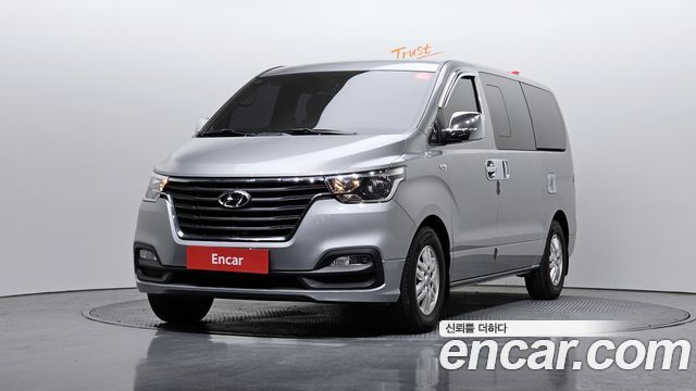 Hyundai Starex New Van 5-Seater Smart - фото 0