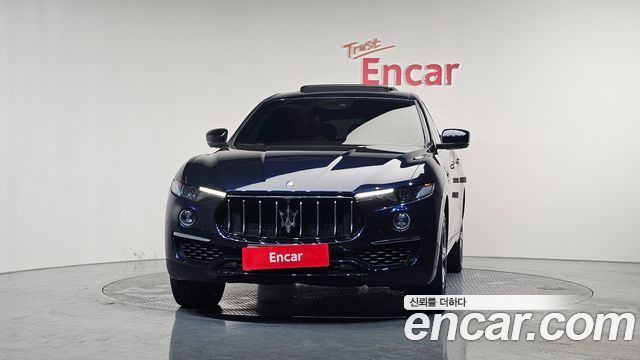 Maserati Levante 3.0 AWD GranLusso - фото 2