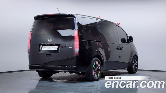 Hyundai Staria 4WD Lounge 9-Seater Inspiration - фото 1