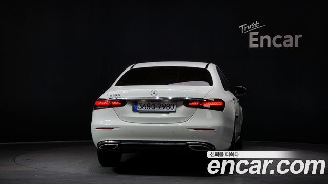 Mercedes-Benz E-Class W213 E250 Avantgarde - фото 3