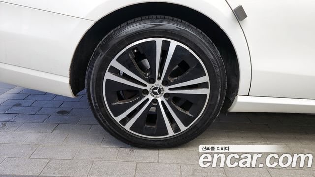 Mercedes-Benz E-Class W213 E250 Avantgarde - фото 4