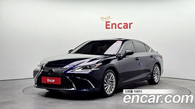 Lexus ES 300h 7-го поколения Luxury Plus - фото 0