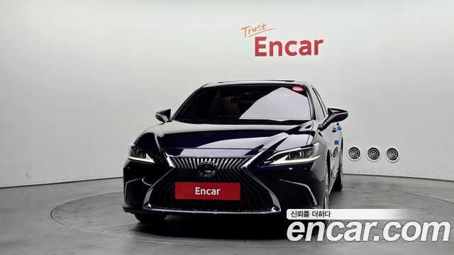 Lexus ES 300h 7-го поколения Luxury Plus - фото 2