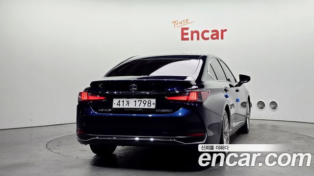Lexus ES 300h 7-го поколения Luxury Plus - фото 3