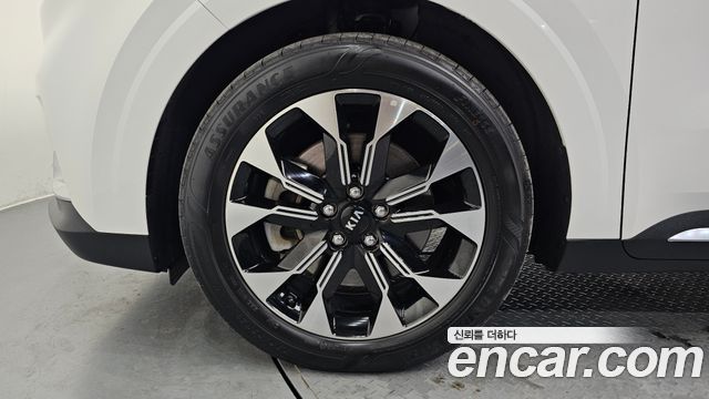 Kia Carnival 4-го поколения 9-Seater Signature - фото 4