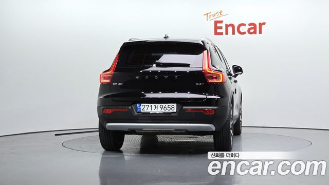Volvo XC40 B4 Ultimate Bright - фото 3