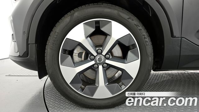Volvo XC40 B4 Ultimate Bright - фото 4