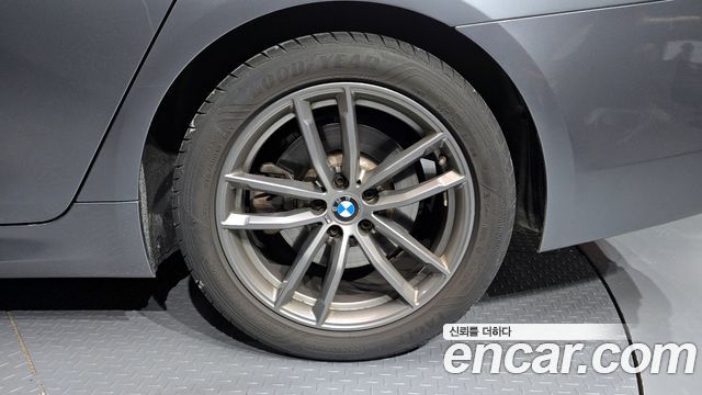 BMW 5 Series G30 520d xDrive M Sport Package Plus - фото 4