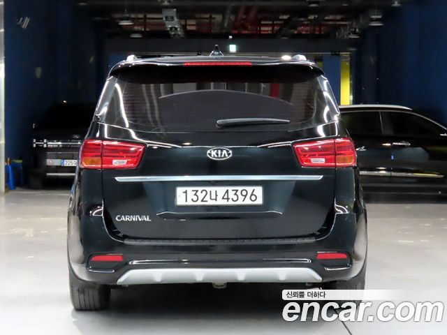 Kia Carnival New 9-Seater Luxury - фото 2