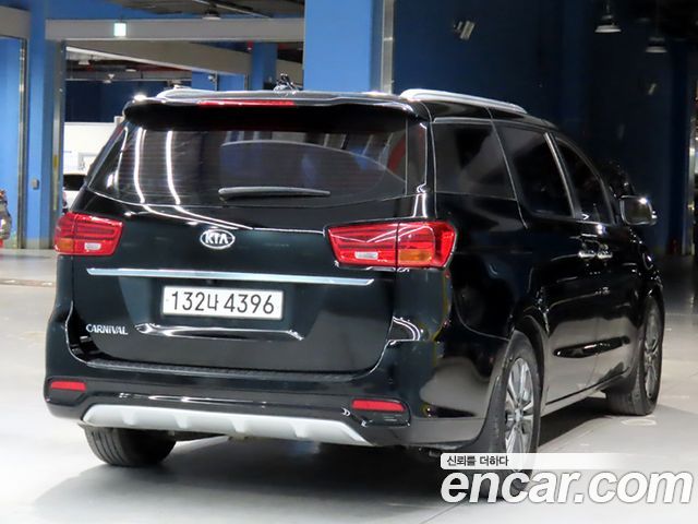 Kia Carnival New 9-Seater Luxury - фото 3