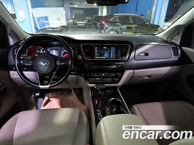 Kia Carnival New 9-Seater Luxury - фото 4