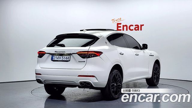 Maserati Levante 2.0 GT AWD - фото 1