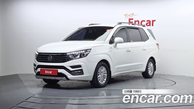 SsangYong Korando Turismo 4WD RX 9-seater - фото 0