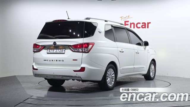 SsangYong Korando Turismo 4WD RX 9-seater - фото 1