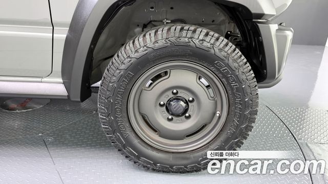 Suzuki Jimny 1.5 - фото 4