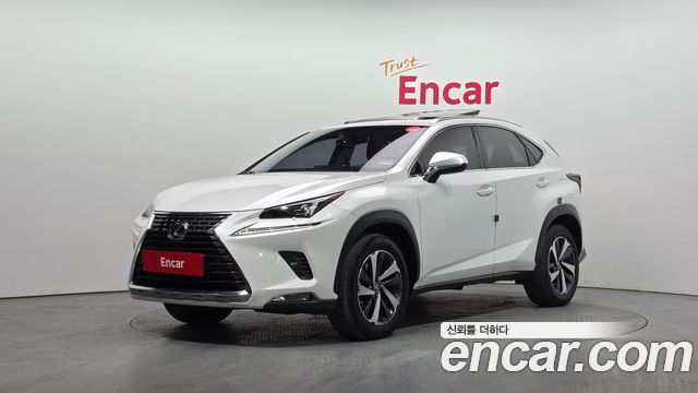 Lexus NX 300h Supreme - фото 0