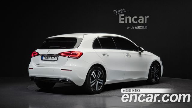 Mercedes-Benz A-Class W177 A220 Hatchback - фото 1