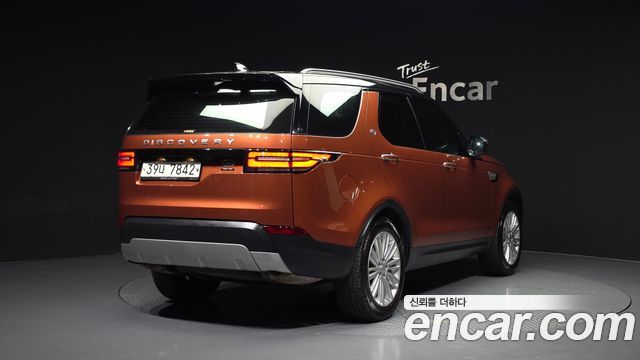 Land Rover Discovery 3.0 TD6 HSE Luxury - фото 1