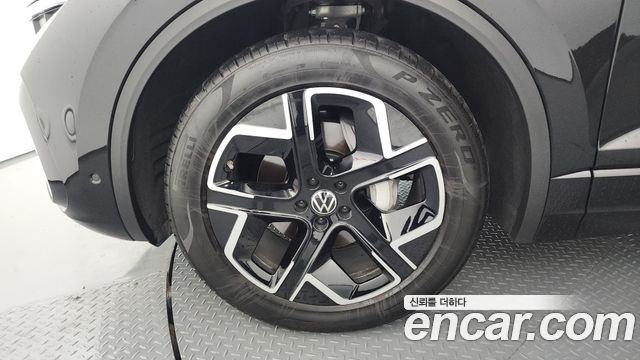 Volkswagen Touareg 3-го поколения 3.0 TDI Prestige - фото 4