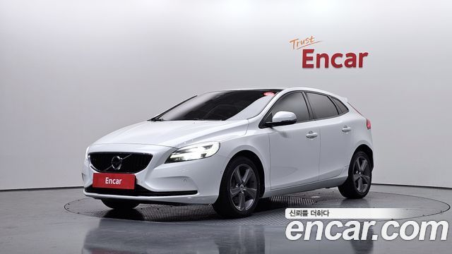 Volvo V40 D3 2nd - фото 0