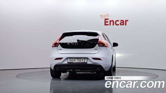 Volvo V40 D3 2nd - фото 3
