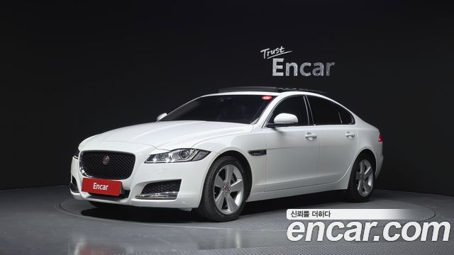 Jaguar XF X260 25t Prestige - фото 0