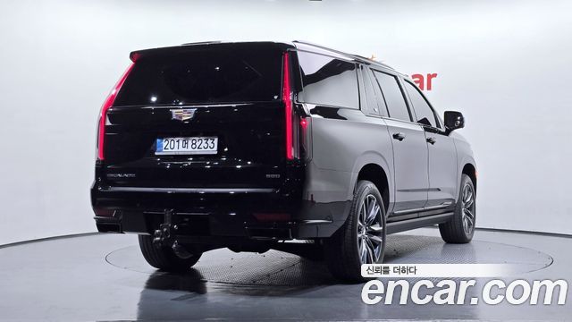 Cadillac Escalade 5-го поколения 6.2 ESV ESV Sports Platinum - фото 1