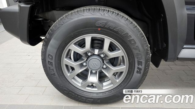 Suzuki Jimny 1.5 - фото 4