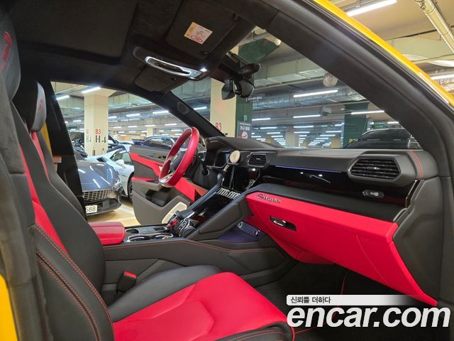 Lamborghini Urus 4.0 V8 - фото 1