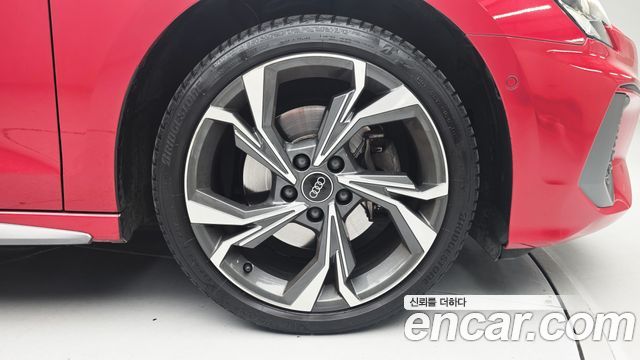 Audi A3 40 TFSI Premium - фото 4