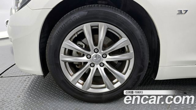 Infiniti Q70 3.7 Style - фото 4
