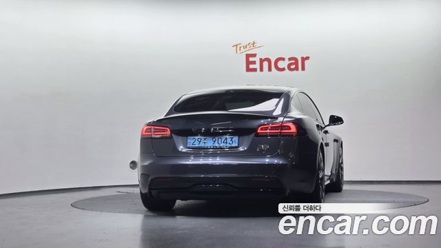 Tesla Model S Plaid - фото 3