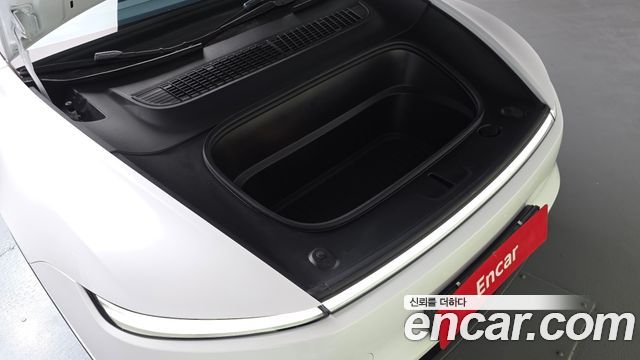 Tesla Model Y RWD - фото 4