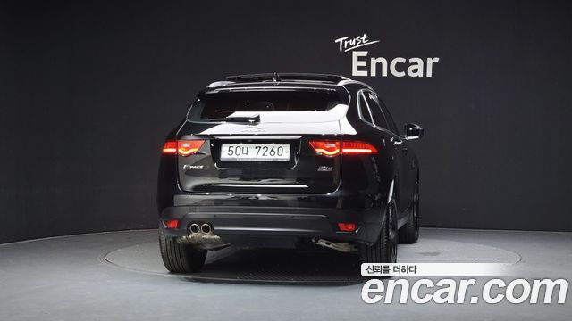 Jaguar F-PACE 20d Prestige - фото 3