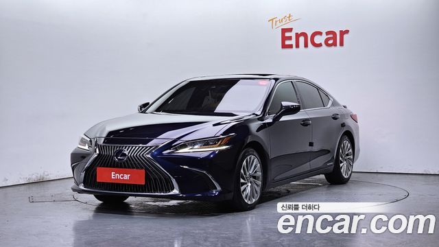 Lexus ES 300h 7-го поколения Executive - фото 0