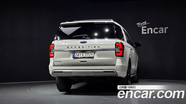 Ford Expedition Platinum 4WD 7Seater - фото 3