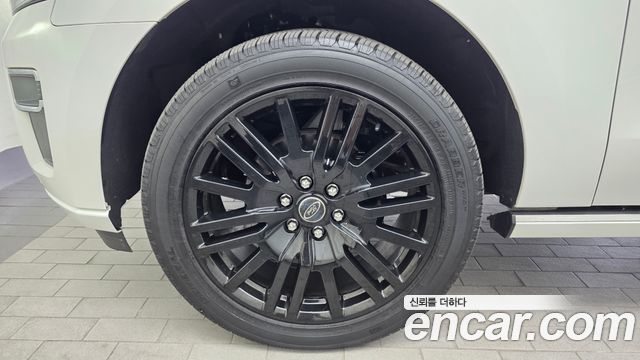 Ford Expedition Platinum 4WD 7Seater - фото 4