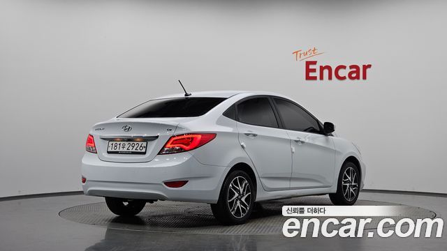 Hyundai Accent 1.4 VVT Premium - фото 1